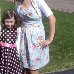 Floral Strapless Dress with Pockets!